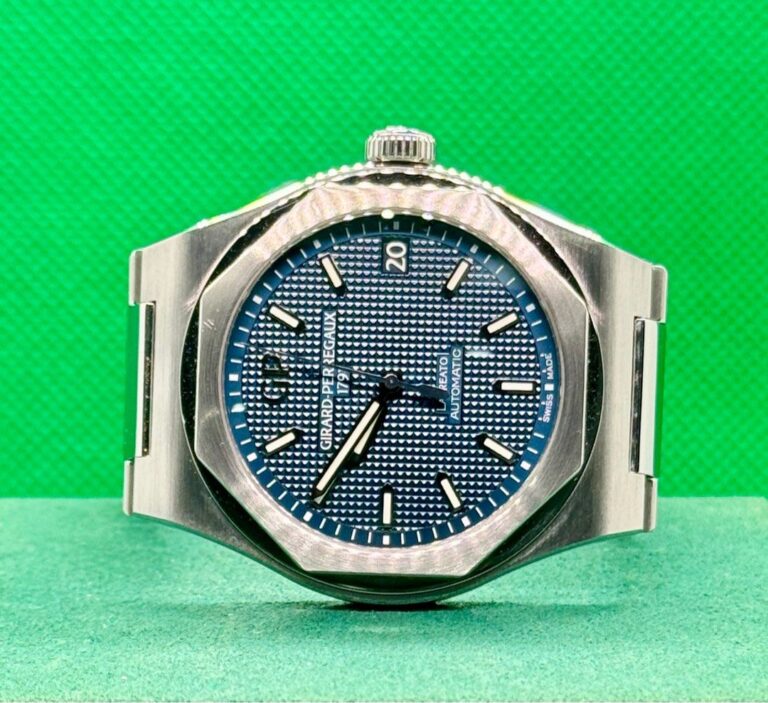 Pre Owned 03/2022 Girard-Perregaux Laureato 42mm Blue Dial 81010-11-431-11A