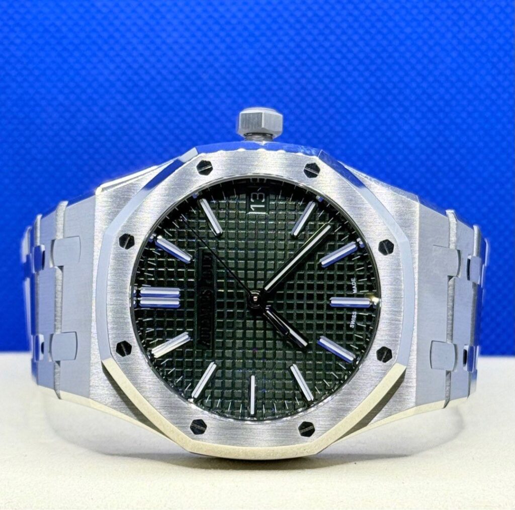Pre Owned 04/2023 Audemars Piguet Royal Oak Green Dial 15510ST.OO.1320ST.09