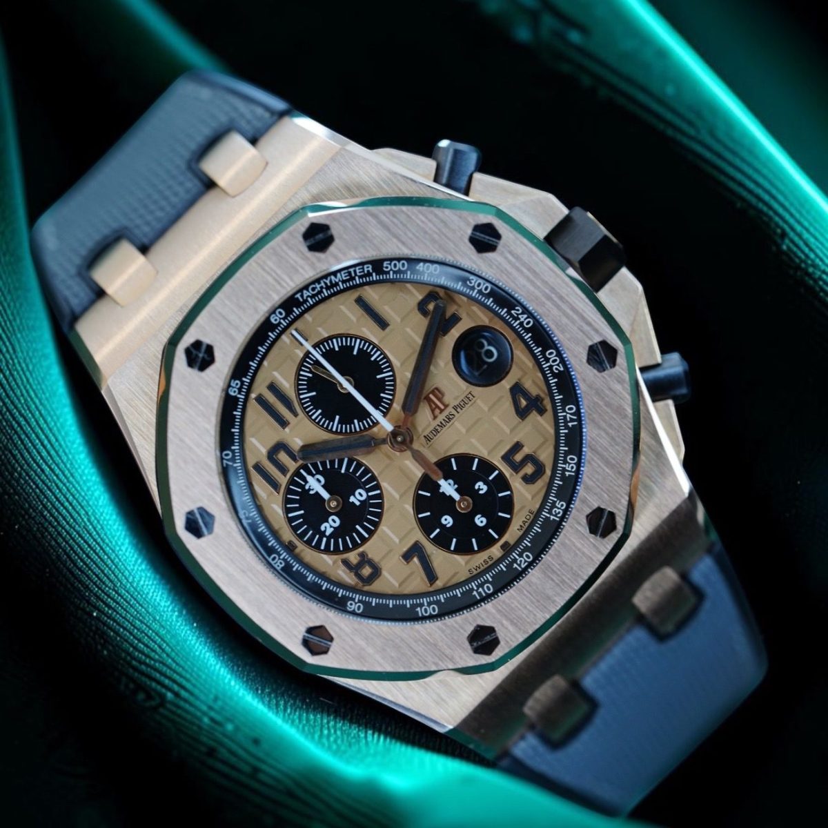 LNIB Audemars Piguet Royal Oak Offshore Honey Bee Yellow Gold Dial 26470OR.OO.A002CR.01 Gold Dial HUAT WATCH not 44mm ROO 26401