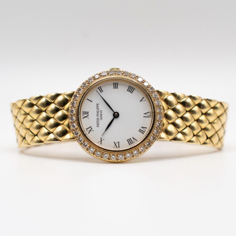 PATEK PHILIPPE CALATRAVA REF. 4820 YELLOW GOLD 18K DIAMOND BEZEL