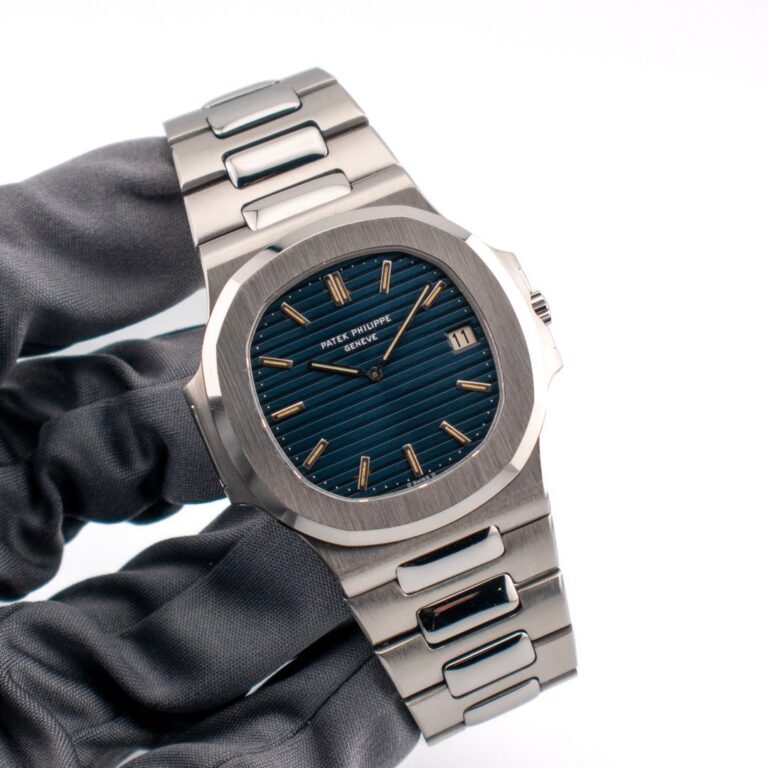 JUMBO Patek Philippe Nautilus Ref. 3700/1 Blue Dial Archive Paper