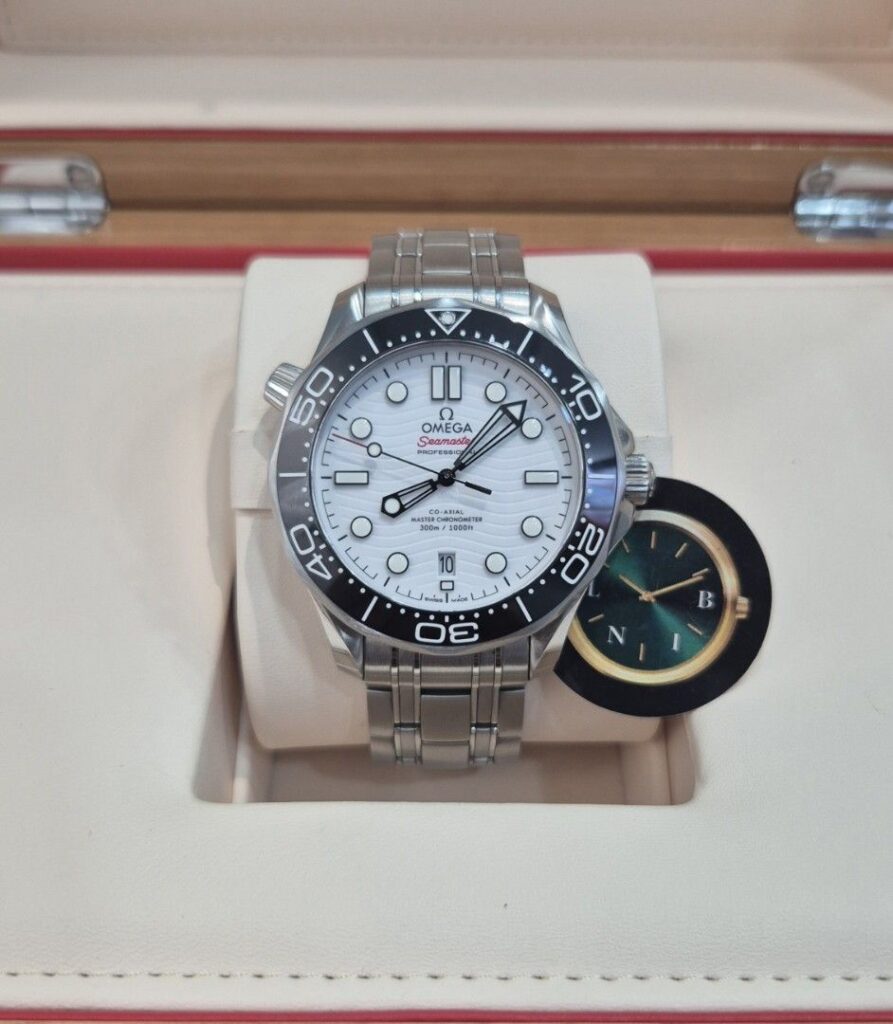 LNIB 2021 Omega Seamaster Diver Professional 300m SMP 300 White Dial - 210.30.42.20.04.001