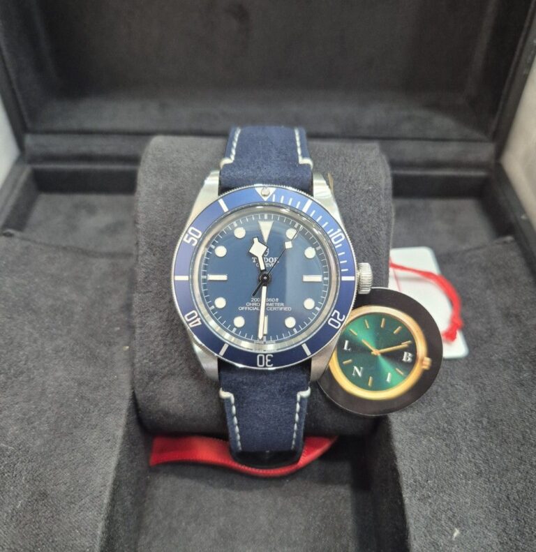 LNIB Late 2020 Tudor Black Bay 58 Navy Blue 39mm Soft Touch Strap – 79030B