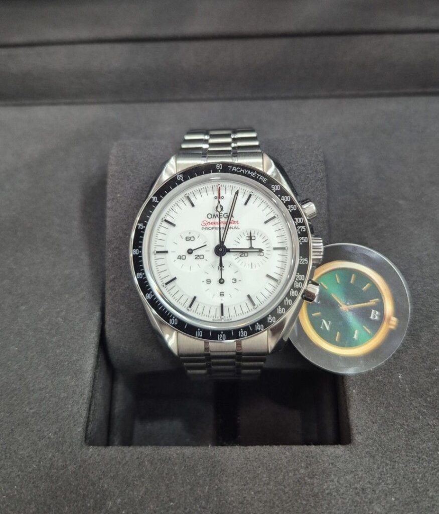 LNIB 2025 Omega Speedmaster Professional Moonwatch White Dial 42mm – 310.30.42.50.04.001