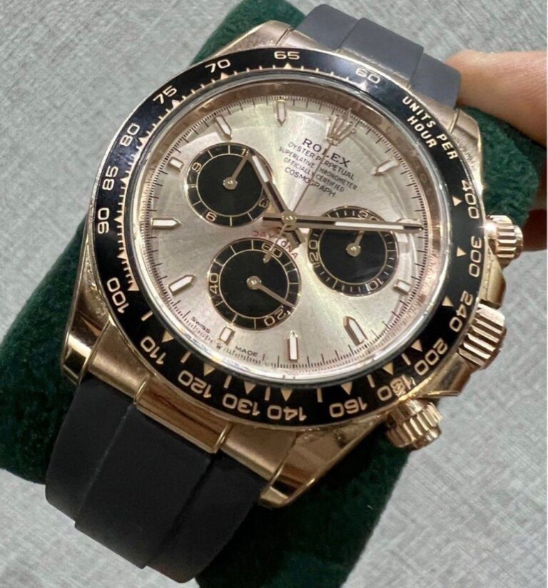 Preowned Y2024 Rolex Daytona Rosegold Sundust Oysterflex 126515LN