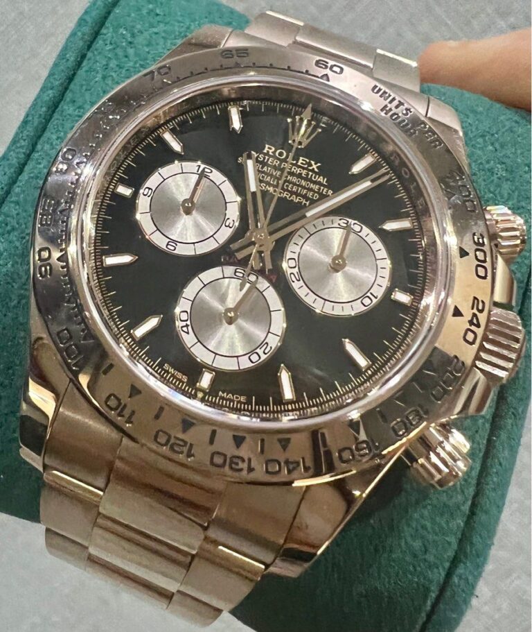 Like New Y2024 Rolex Daytona Rosegold Black 126505