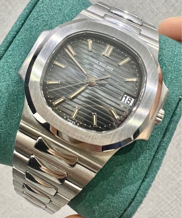 Preowned Y2000 Patek Philippe Nautilus Steel Blue 3800/1A