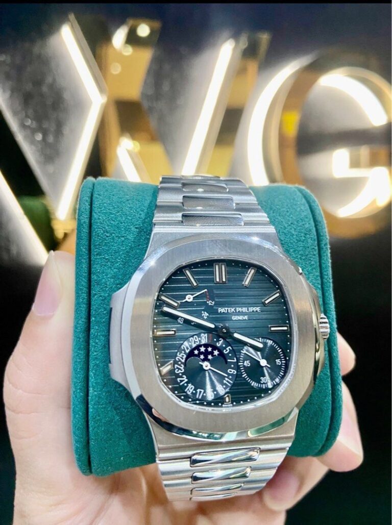 (2008) Local AD Patek Philippe Nautilus Moon Phase Steel 5712/1A S$122,550