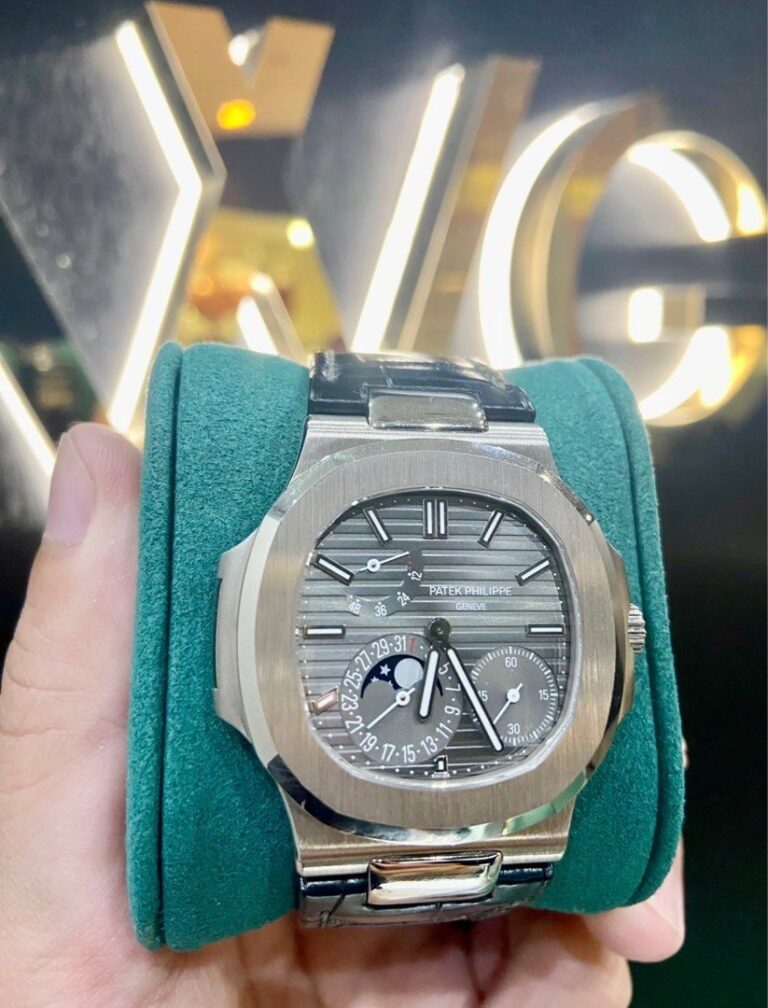 (2013) Patek Philippe Nautilus White Gold Moon Phase 5712G S$93,850