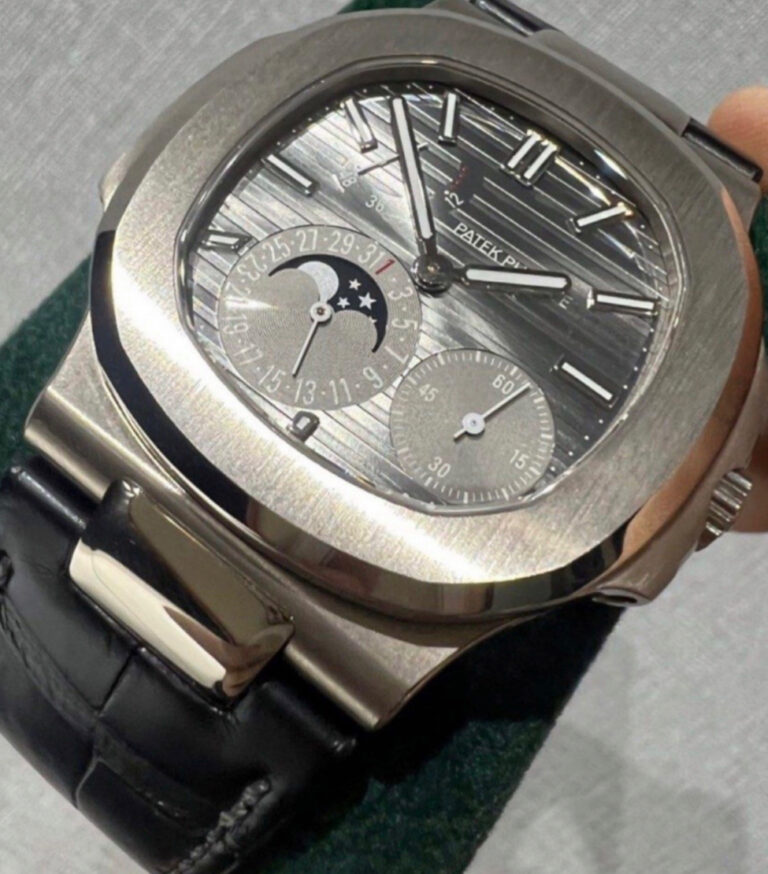 Like New Y2016 Patek Philippe Nautilus White Gold Moonphase Leather 5712G