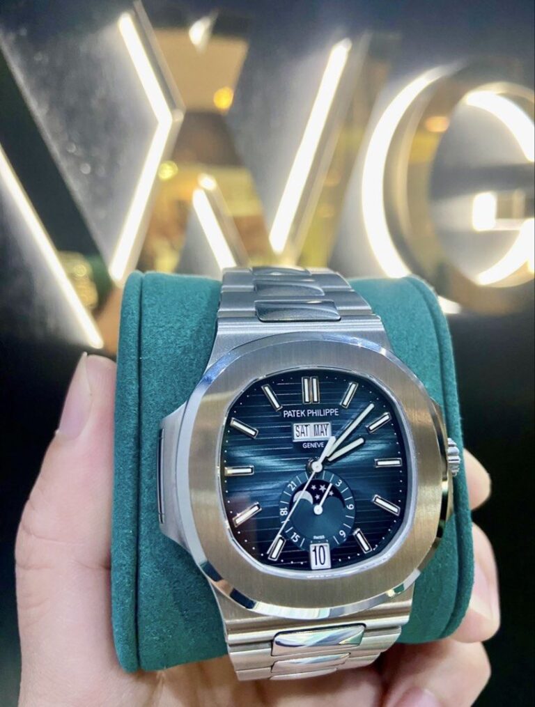 (2022) Almost New Patek Philippe Nautilus Annual Calendar Blue 5726/1A