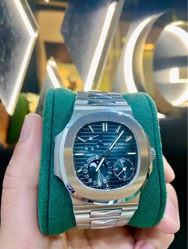 (2015) Patek Philippe Nautilus Moon Phase 5712/1A