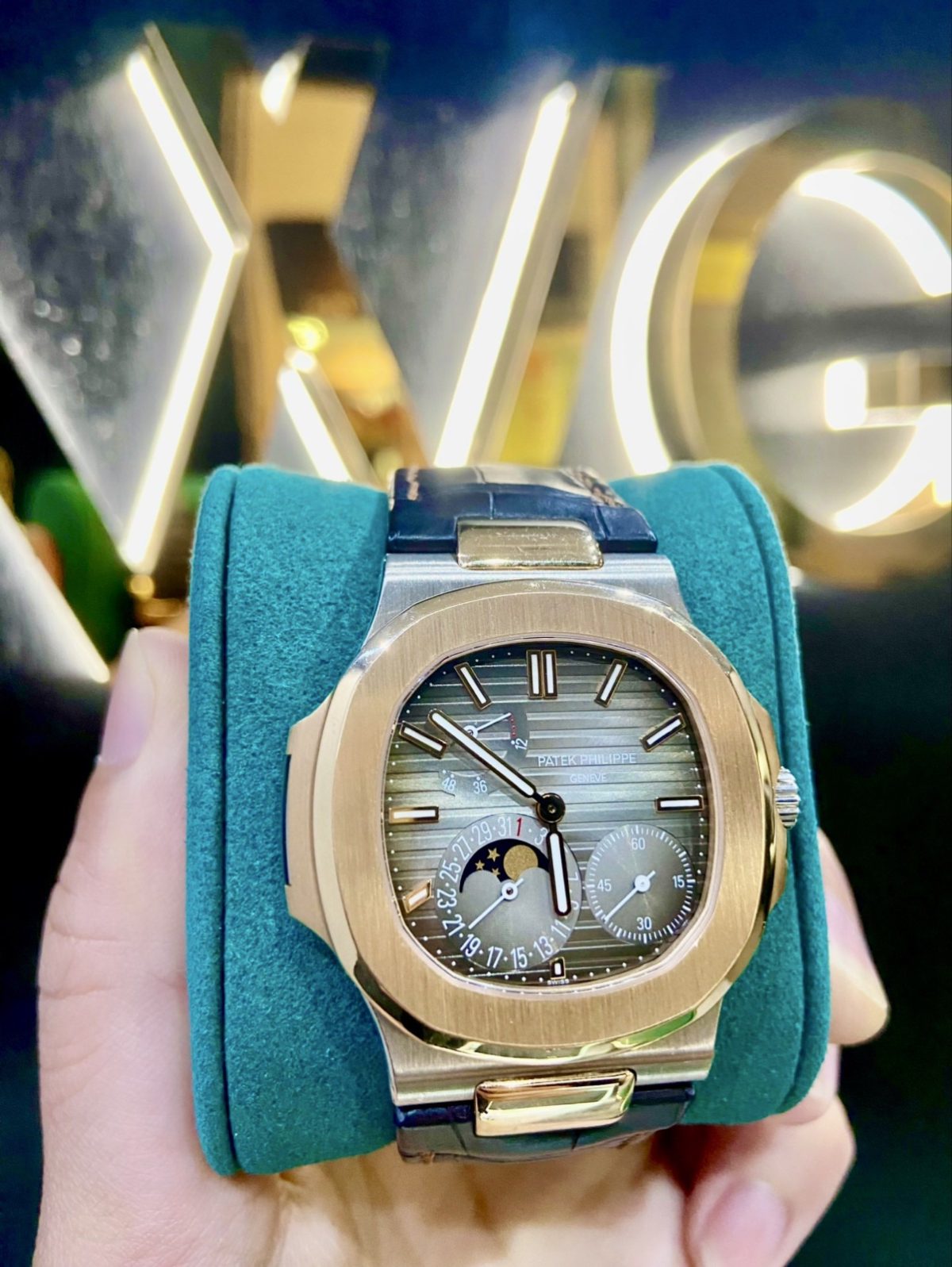 (2014) Patek Philippe Nautilus Rose Gold and White Gold Moon Phase 5712GR