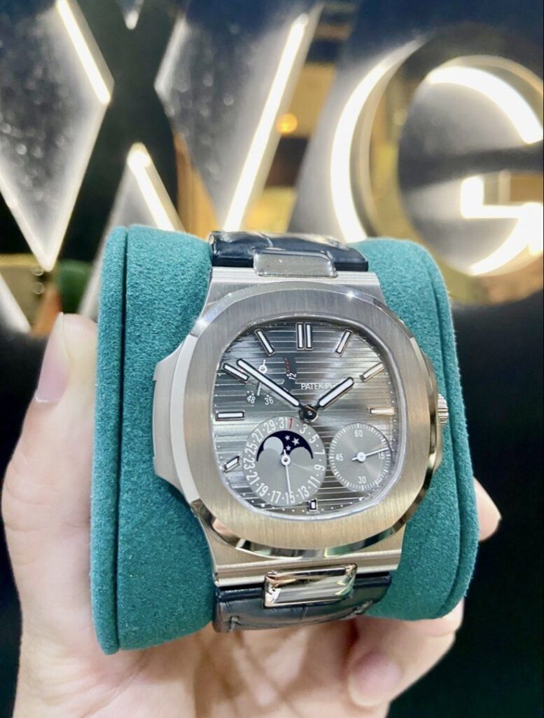 (2014) Patek Philippe Nautilus White Gold Moon Phase 5712G