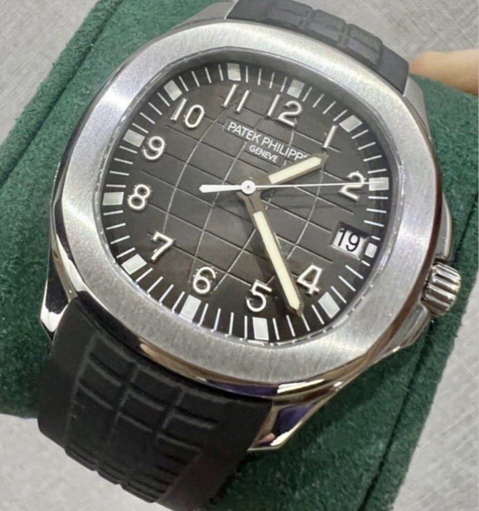 Like New Y2014 Patek Philippe Aquanaut Black Dial Steel 5167/1A 5167A