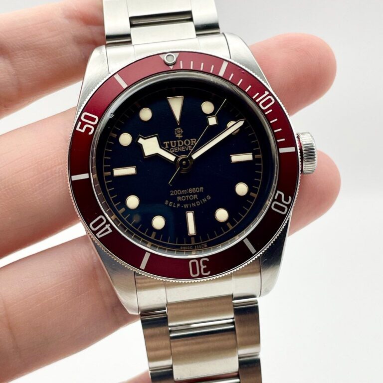 Tudor Black Bay 41 Heritage 79220 79220R Burgundy Rose Smiley ETA Movement