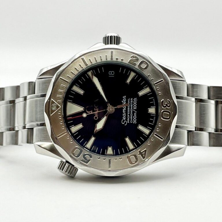 Omega Seamaster Professional Automatic 2236.50 Mid Size Seamaster Wave Dial 18K White Gold Bezel