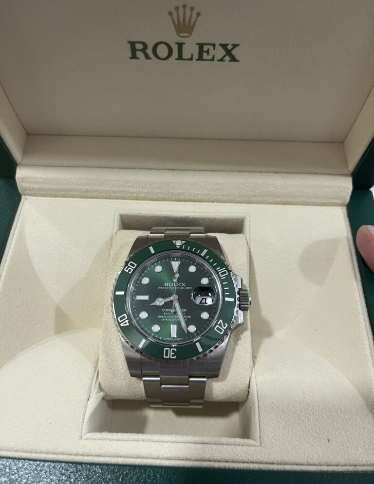 Rolex hulk Submariner 116610LV BNIB NOS new