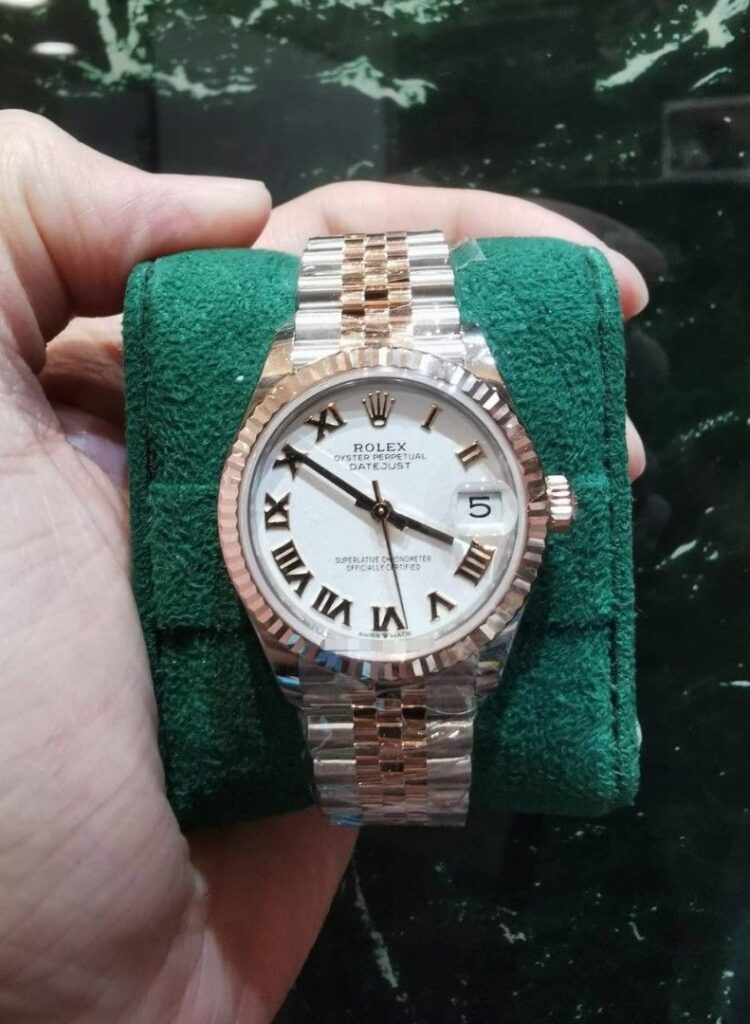 Brand new Rolex Datejust 31 rose gold white roman dial Jubilee 278271