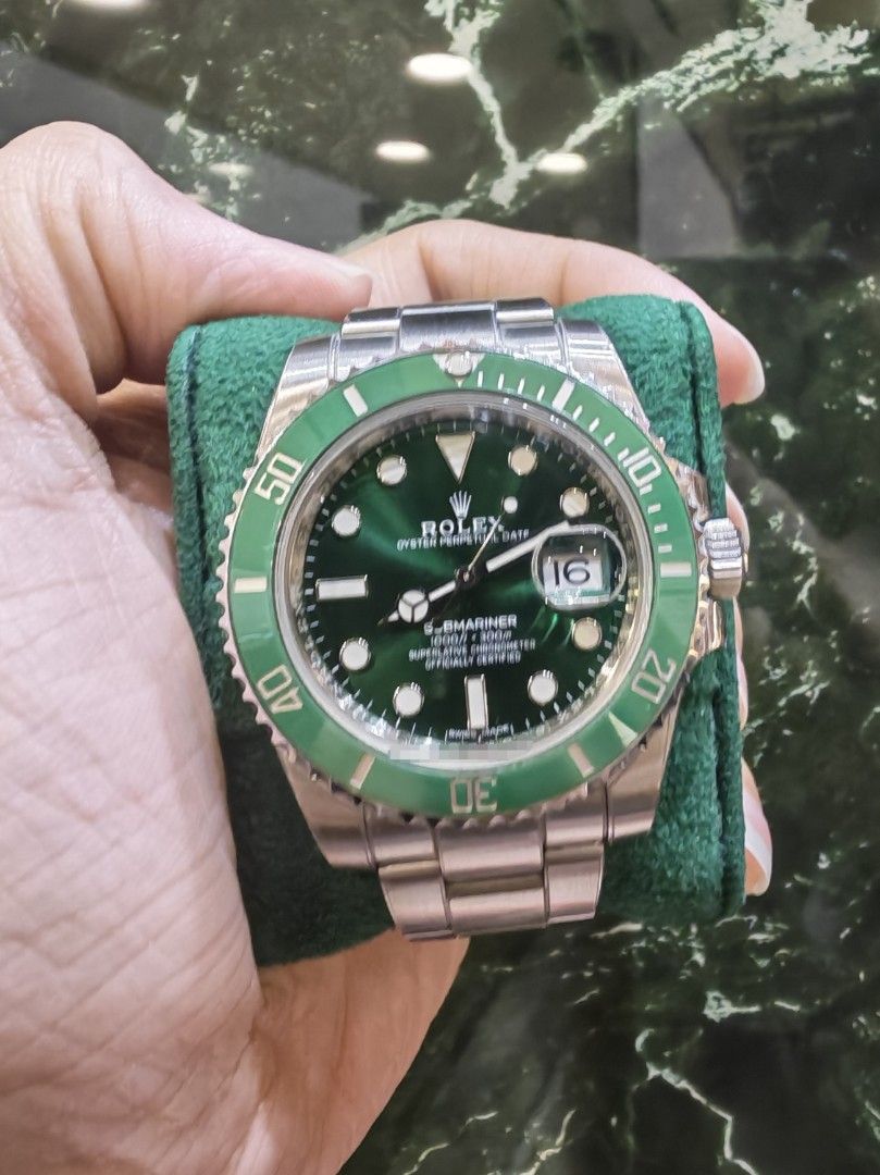 March 2018 Rolex submariner 40 steel date green hulk 116610lv