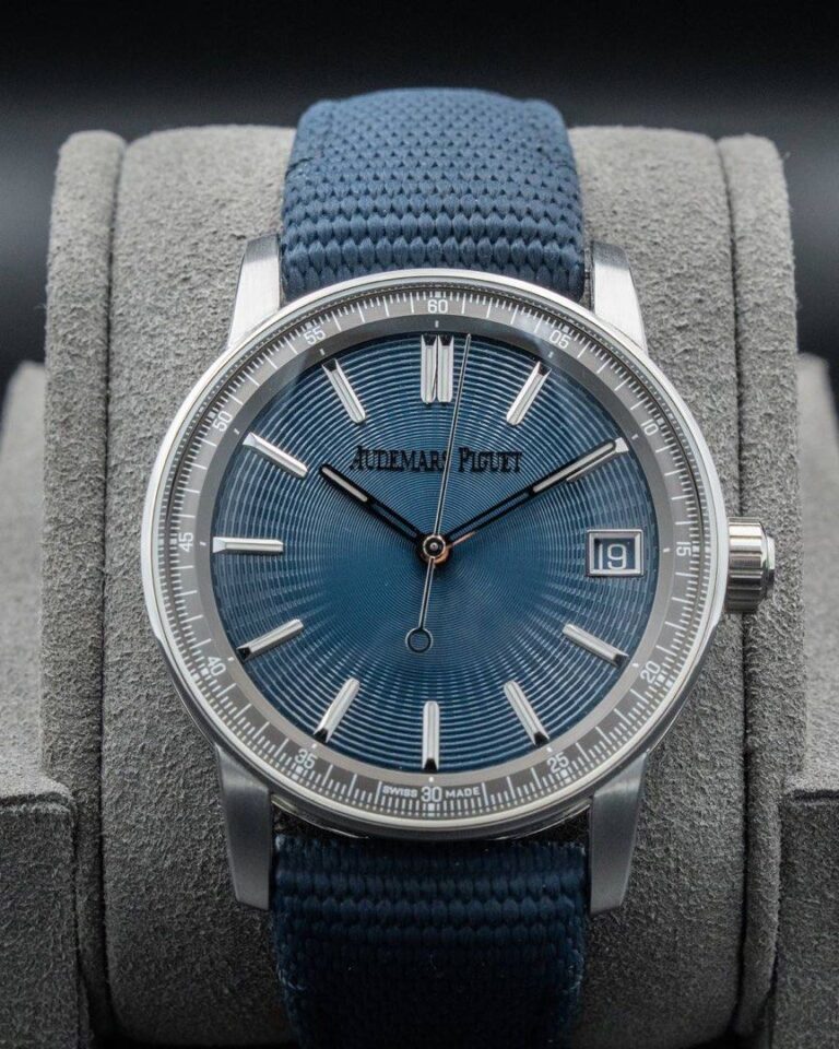 Audemars Piguet Code 1159 Blue Dial Ref. 15210ST Stainless Steel Full Set 2023 Like New AP 11.59