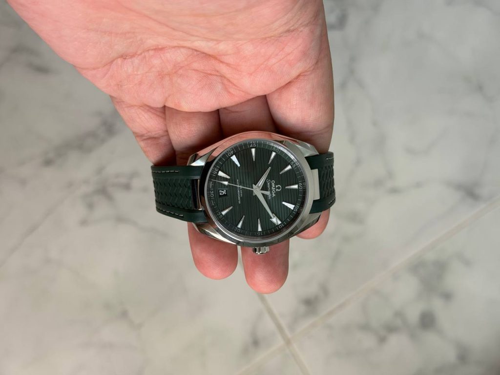 [06/2022] OMEGA SEAMASTER AQUA TERRA 41MM GREEN RUBBER LEATHER (220.13.41.21.10.001)