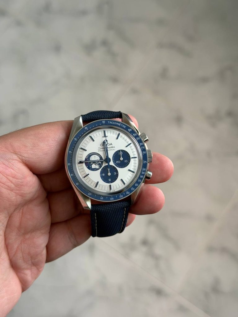 [09/2024] OMEGA SPEEDMASTER ANNIVERSARY SERIES “SNOOPY” 42MM (310.32.42.50.02.001)