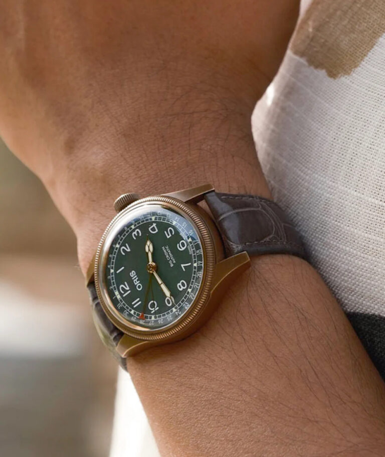 EMPEROR GREY CROCODILE PADDED STRAP on Oris