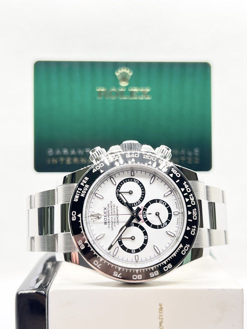 Pre Owned Rolex Oyster Daytona 126500LN “Panda” White Dial Automatic Steel Casing Bracelet ( Dec 25 )