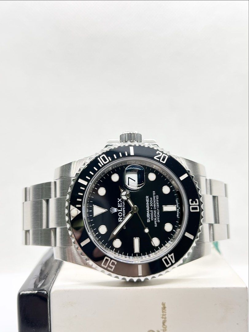 Pre Owned Rolex Oyster Submariner 116610LN Black Dial Automatic Steel Casing Bracelet ( Dec 17 )